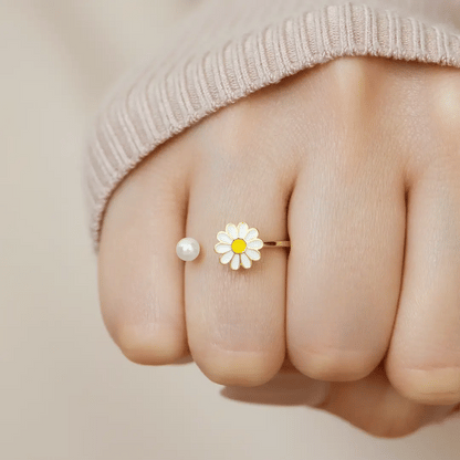 Sweet Daisy Ring