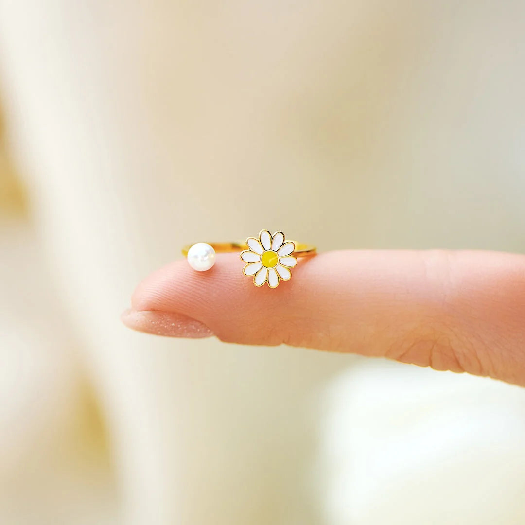 Sweet Daisy Ring