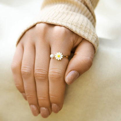 Sweet Daisy Ring